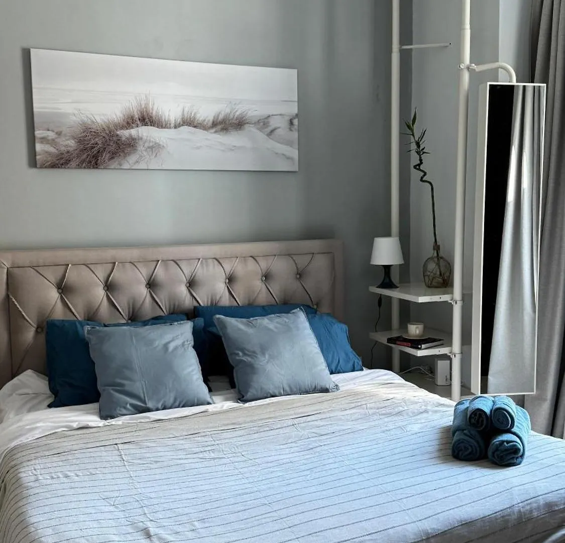 Dubai Marina Coastal Dreams Near Jbr Apartment